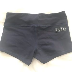 💙 navy fleo shorts size medium